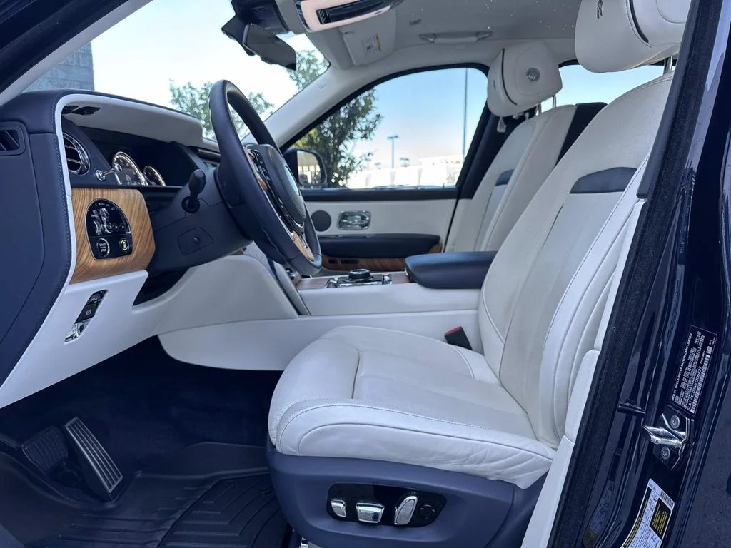 Used 2021 Blue Rolls-Royce  image 18