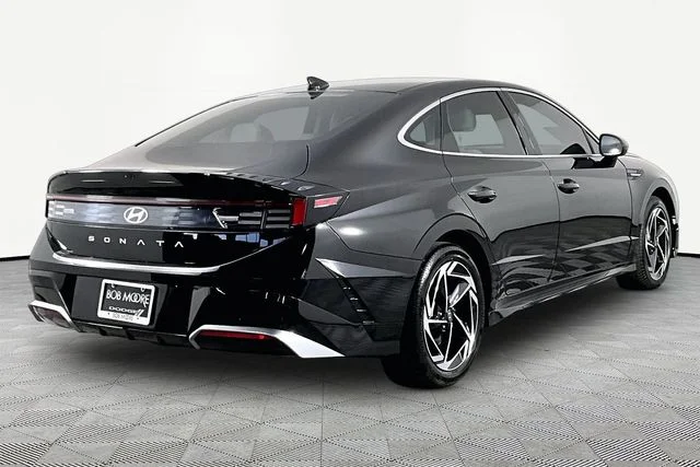 Used 2026 Black Hyundai SEL Sport image 6
