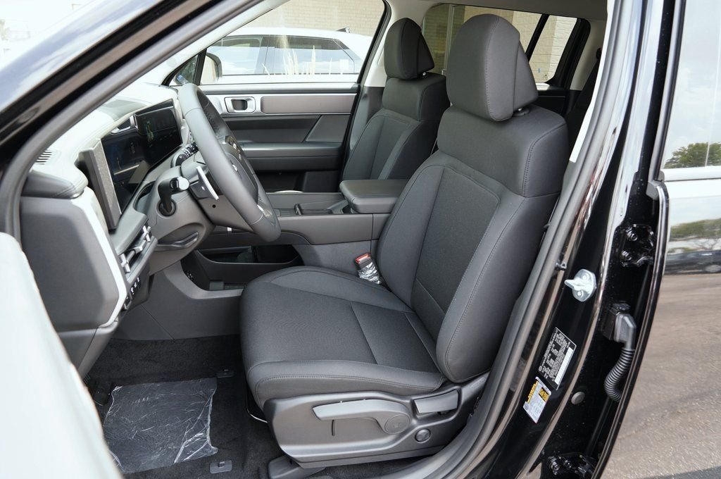 New 2026 Phantom Black Hyundai SE image 31
