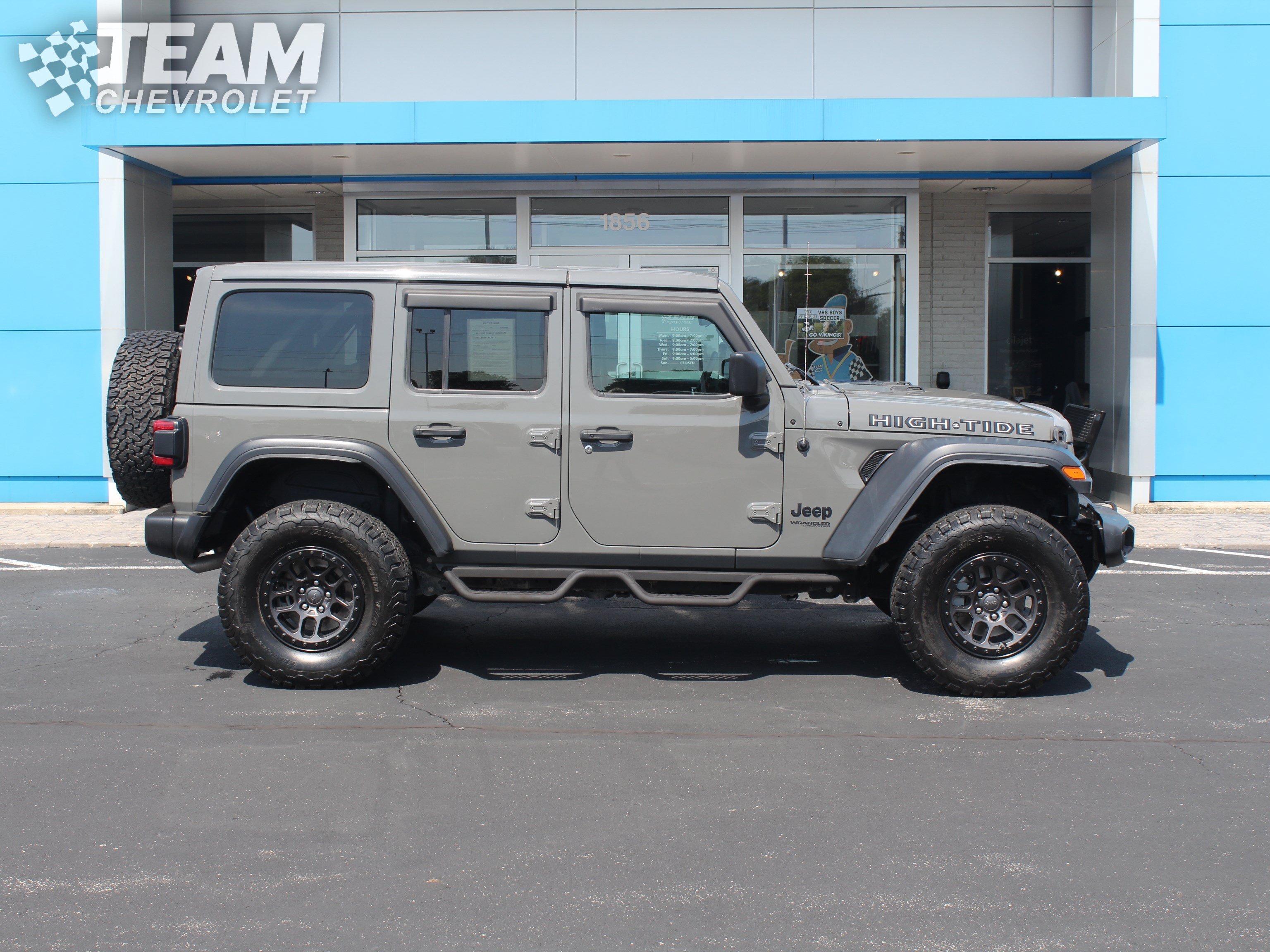 Used 2022 Gray Jeep High Tide 4x4 image 5