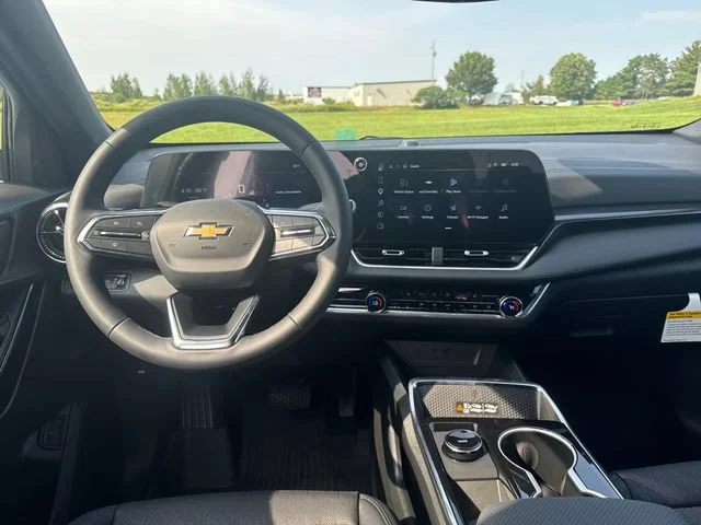 2027 Chevrolet Equinox LT - Photo 14