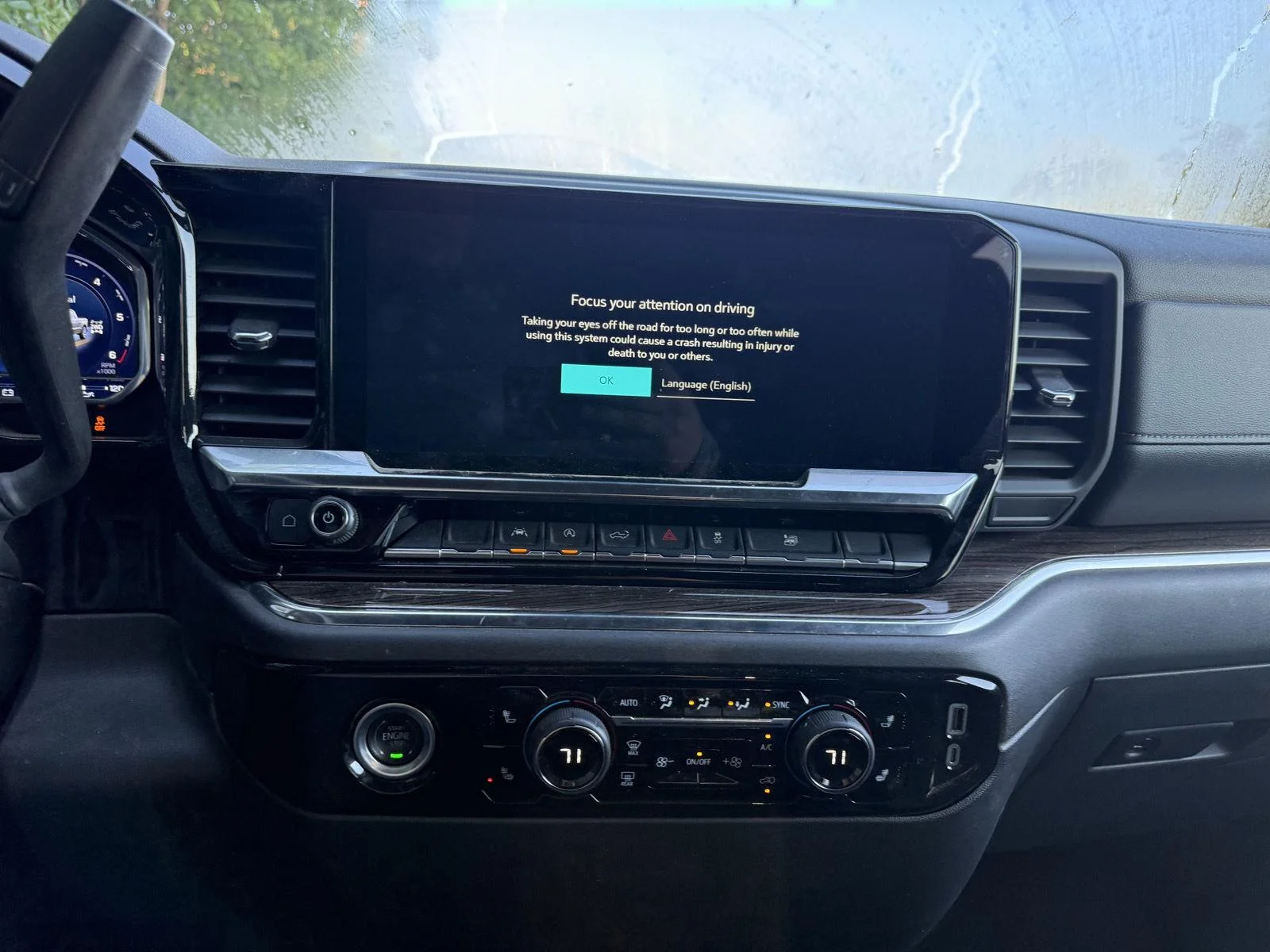 Used 2024 Summit White Chevrolet LT image 18