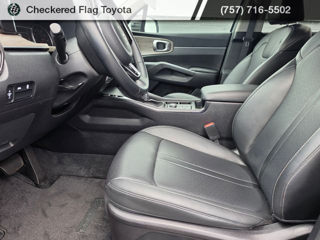 Used 2022 Aruba Green Kia S image 13
