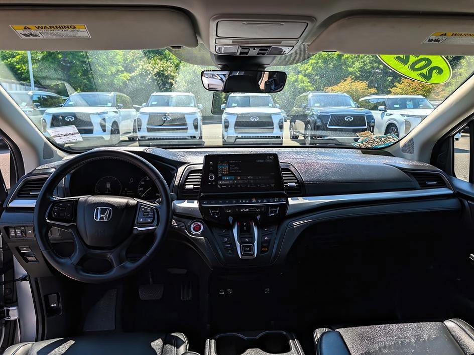 Used 2025 Solar Silver Metallic Honda EX-L image 11