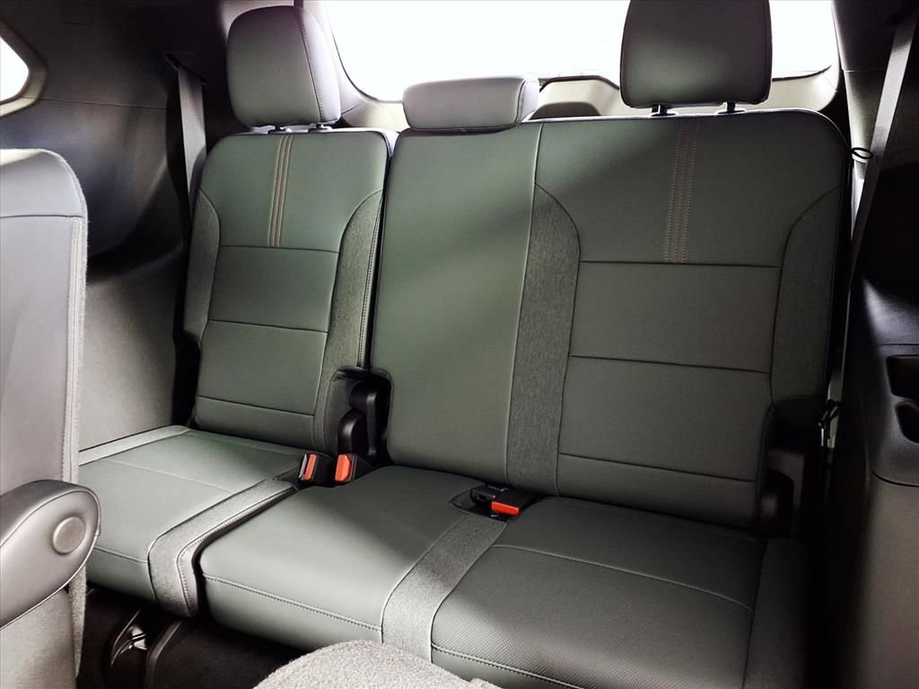 2026 GMC Acadia AT4 - Photo 15