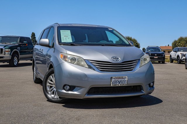 2011 Toyota Sienna XLE