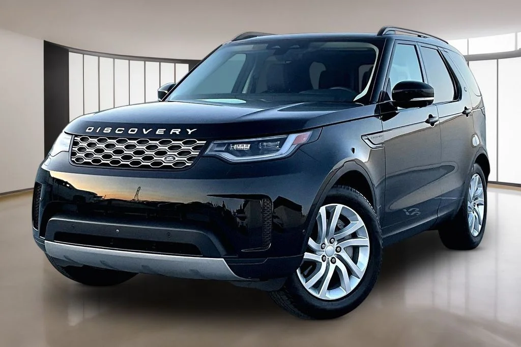 2023 Land Rover Discovery S's photo