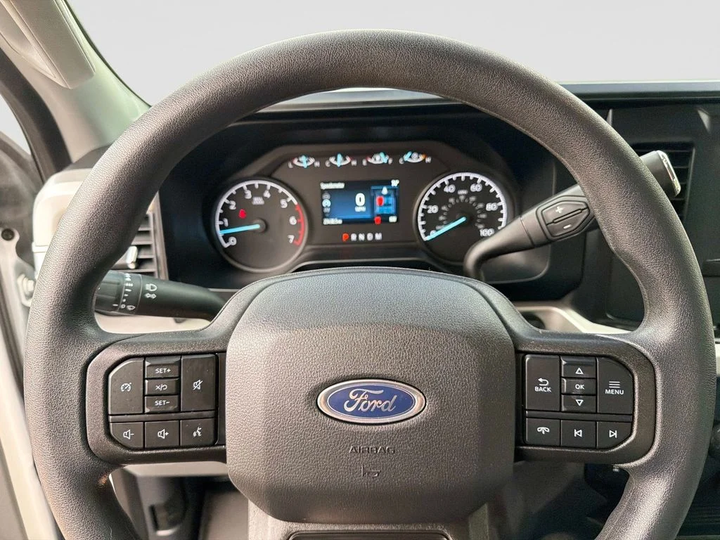Used 2025 White Ford XL image 27