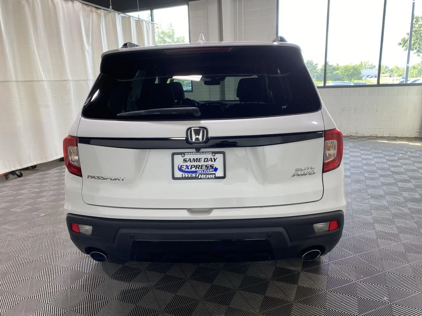Used 2021 Platinum White Pearl Honda Elite image 7