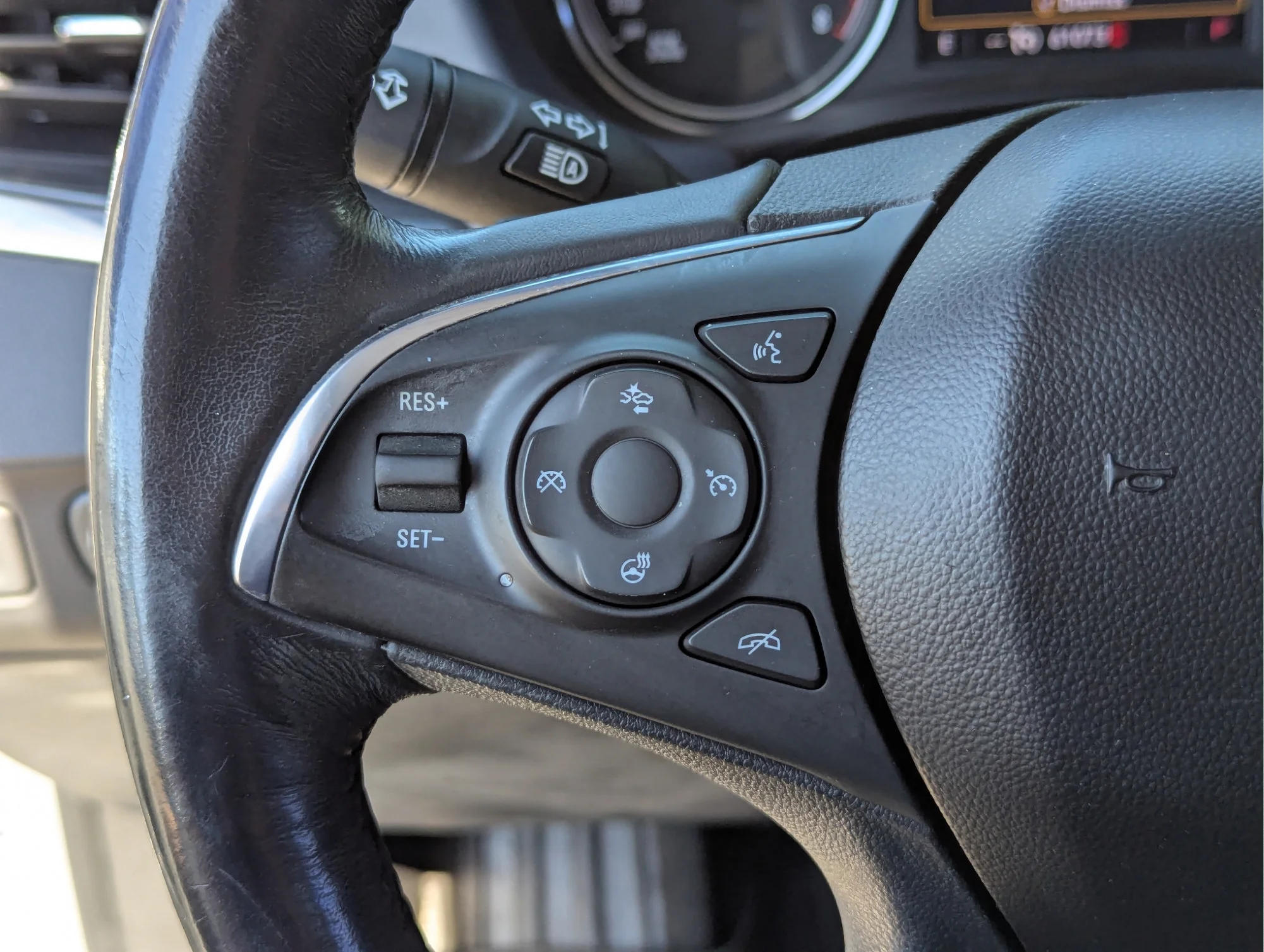 Used 2020 Quicksilver Metallic Buick Premium image 21