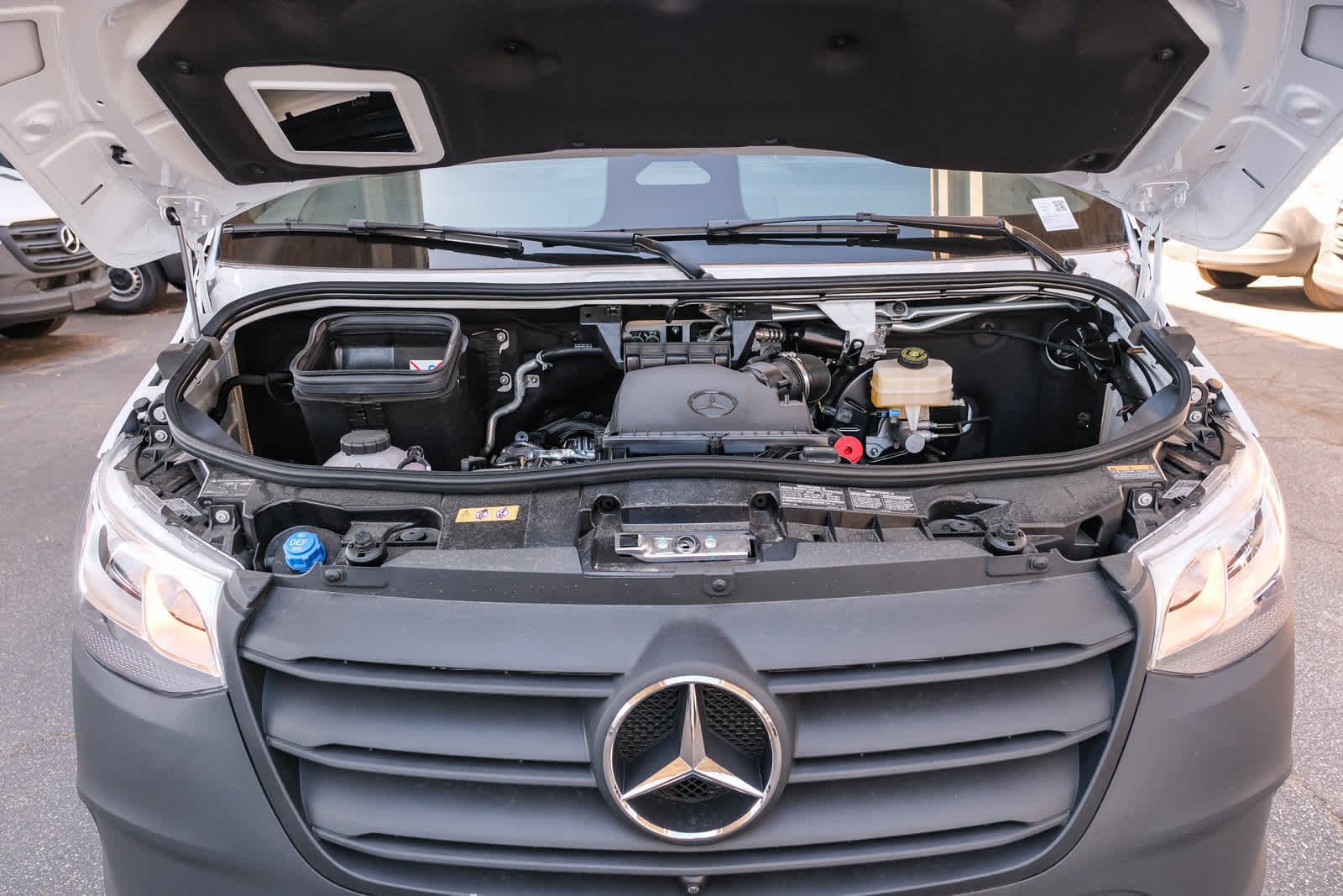 New 2026 Arctic+White Mercedes-Benz Cargo 144 WB  RWD 2.0L I4 Diesel Turbocharged High image 31