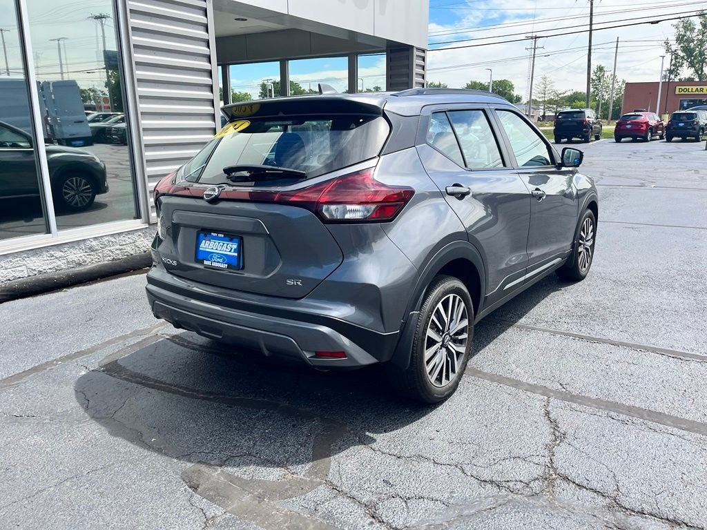 Used 2024 Gray Nissan SR image 7