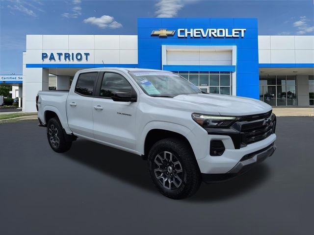 Used 2023 Summit White Chevrolet Z71 image 4