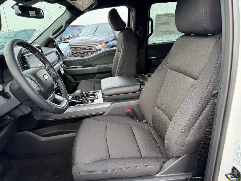New 2026 Oxford White Ford XLT image 10