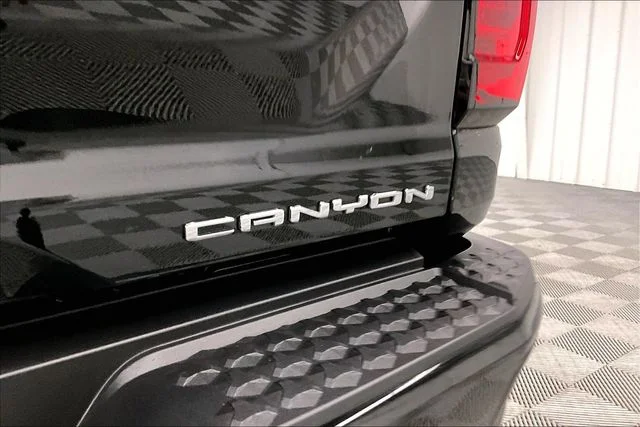 Used 2024 Onyx Black GMC Denali image 9