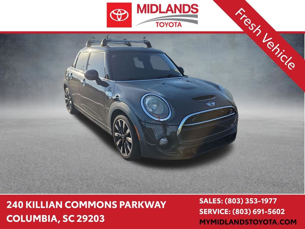 2017 MINI Cooper S 4 Door's photo
