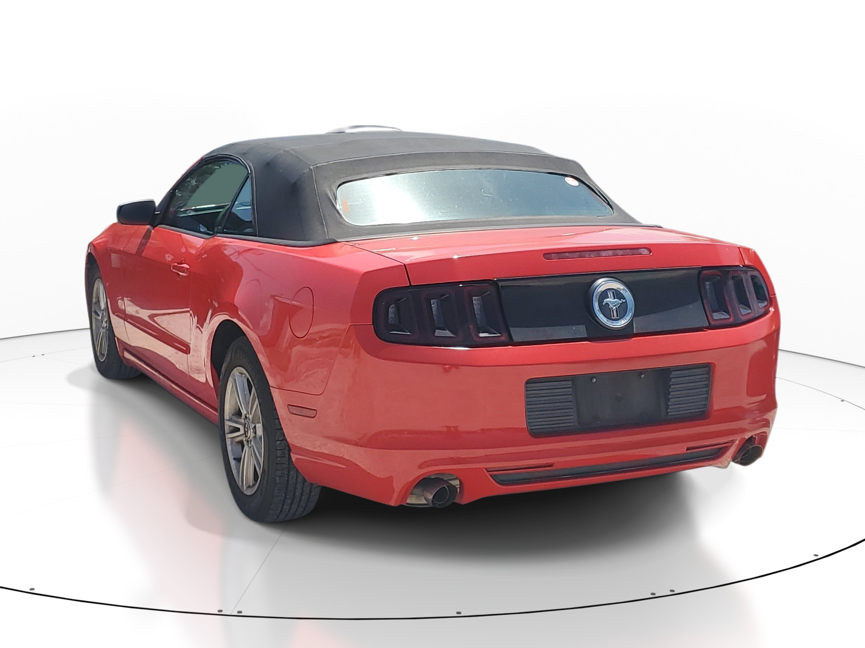Used 2013 Red Ford V6 image 7