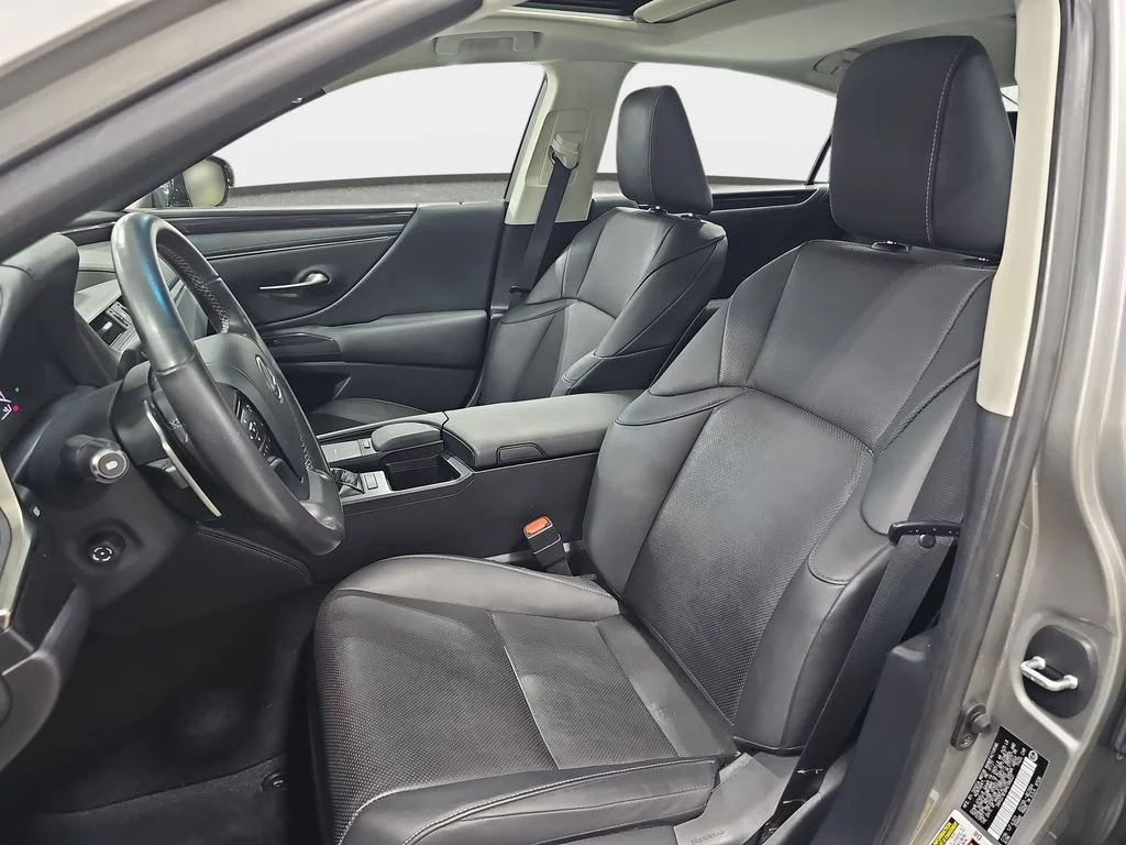Used 2021 Silver Lexus 350 image 17