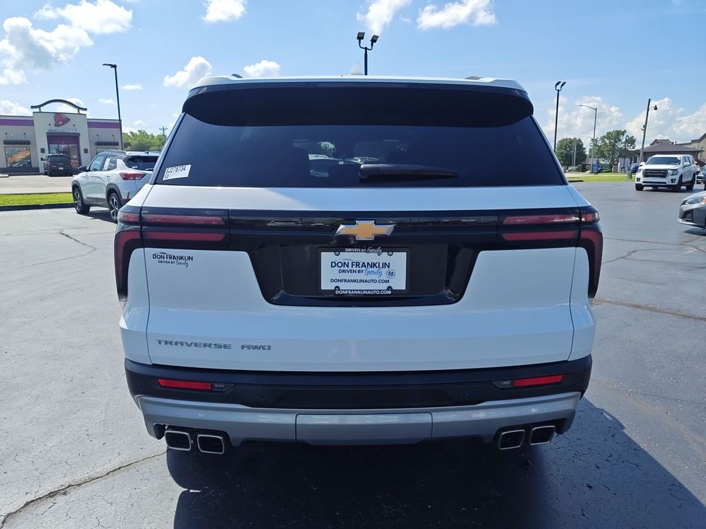 Used 2025 White Chevrolet LT image 4