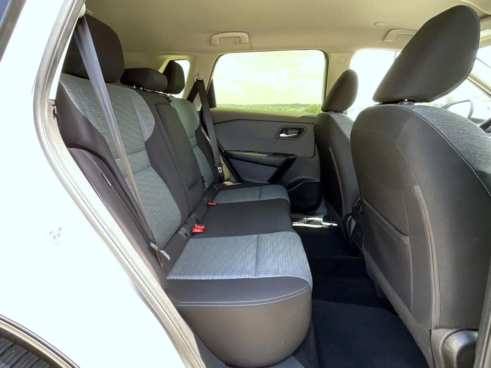 Used 2023 Silver Nissan SV image 19