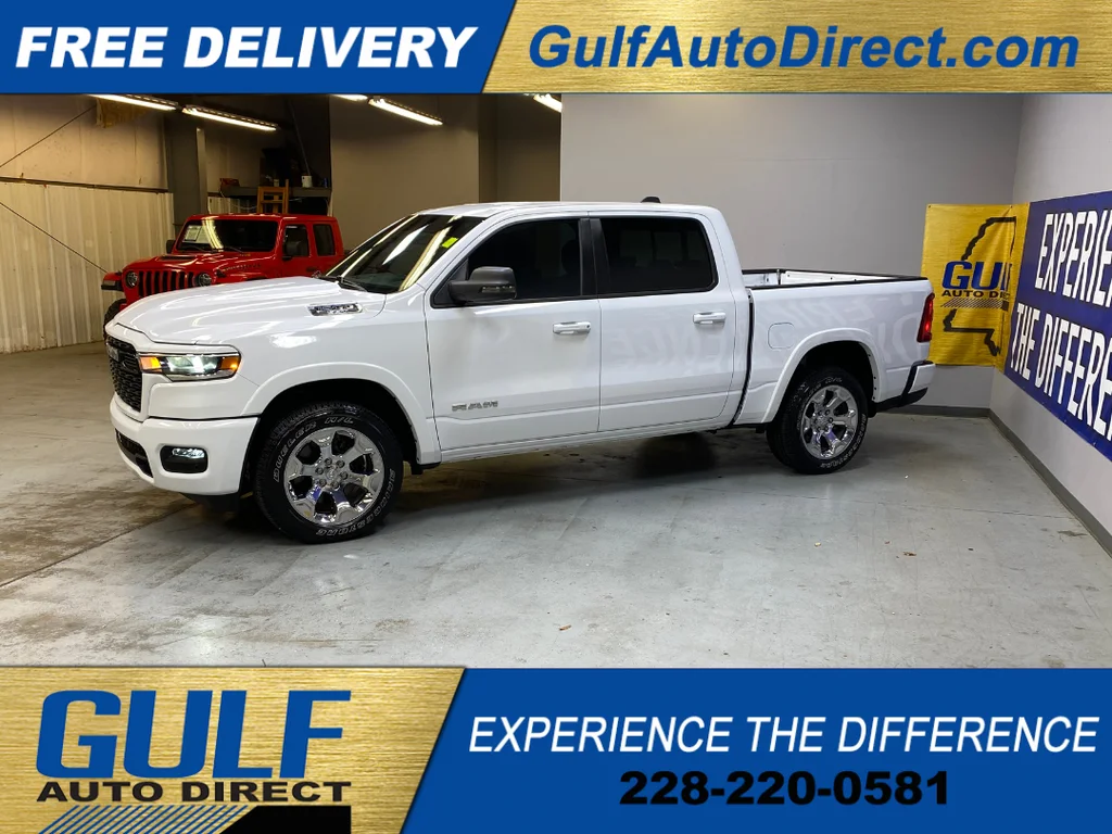 Used 2025 White Ram Big Horn/Lone Star image 5