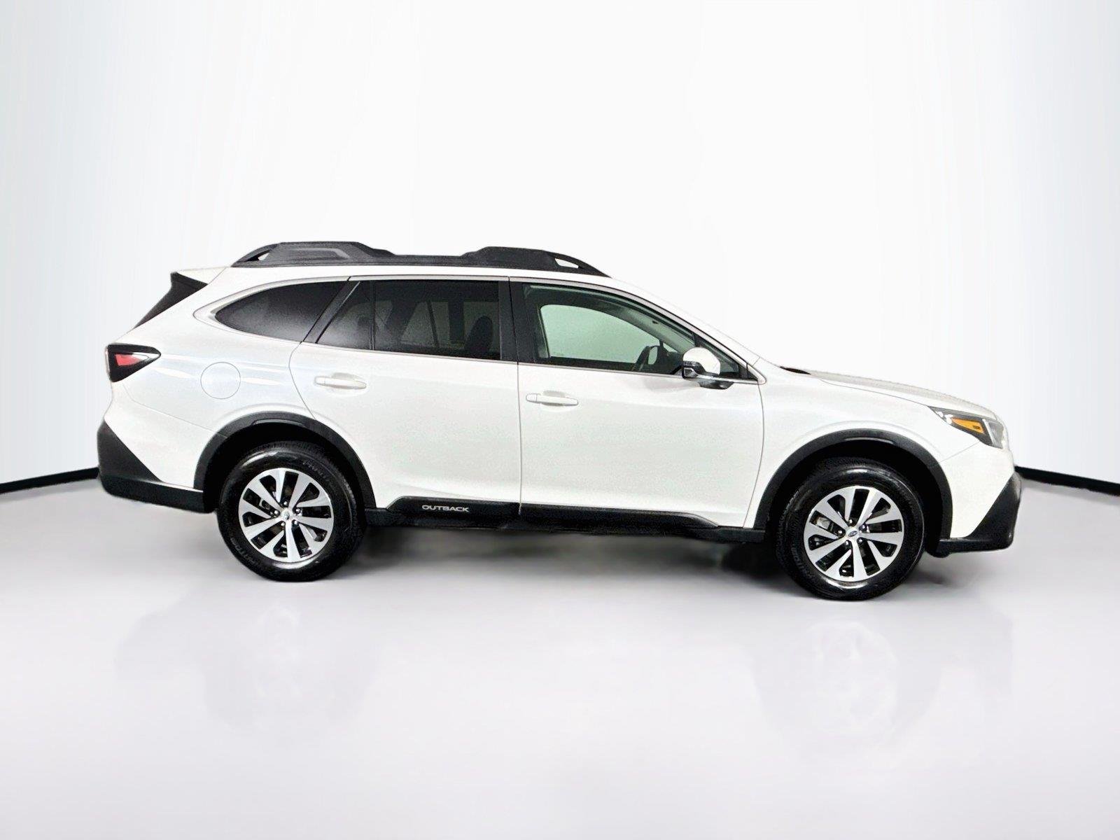 Used 2022 Crystal White Pearl Subaru Premium image 11
