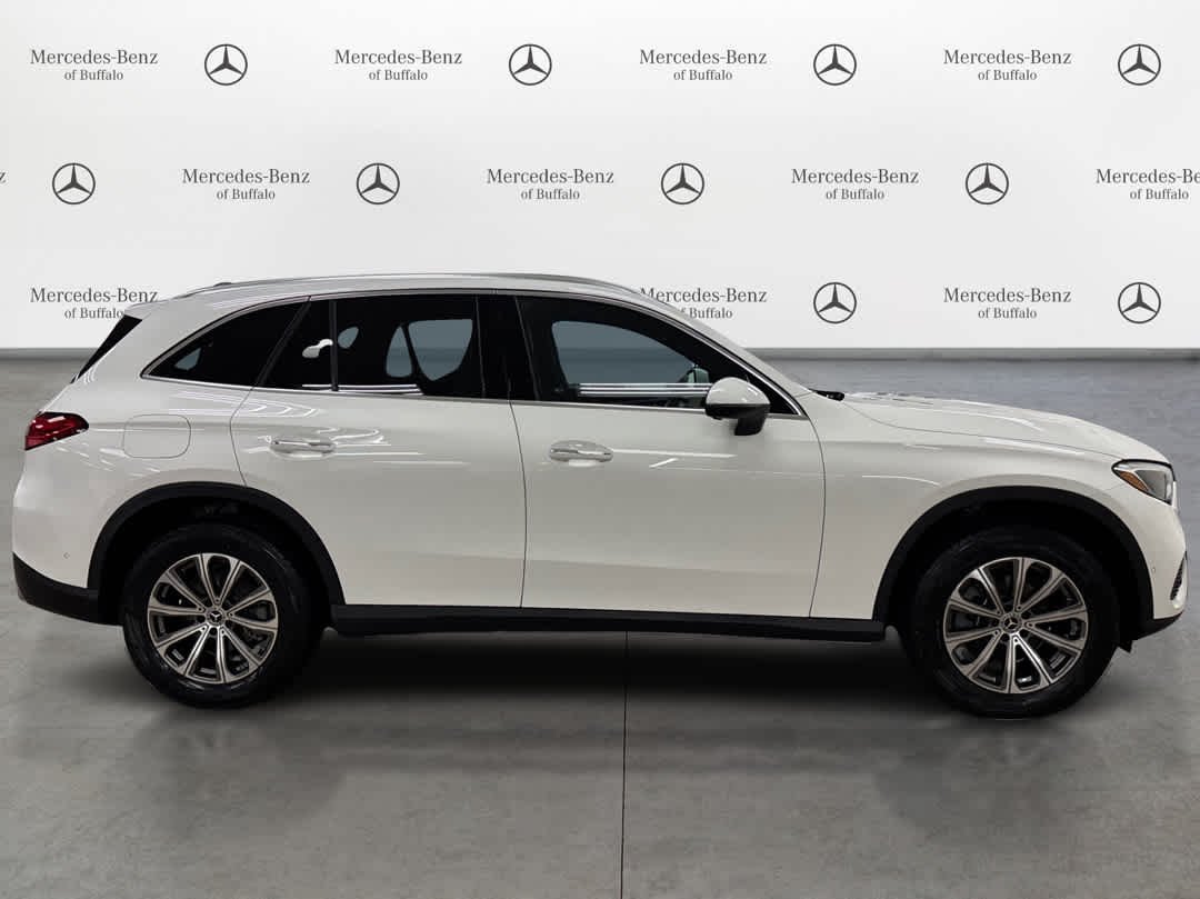 Used 2026 Polar White Mercedes-Benz GLC 300 image 4