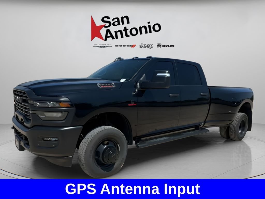New 2026 Diamond Black Crystal Pearl-Coat Exterior Paint RAM Tradesman image 8