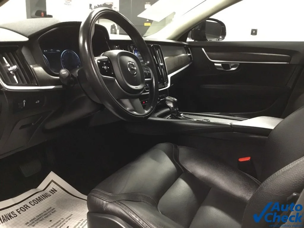 Used 2020 Black Volvo T6 AWD image 23