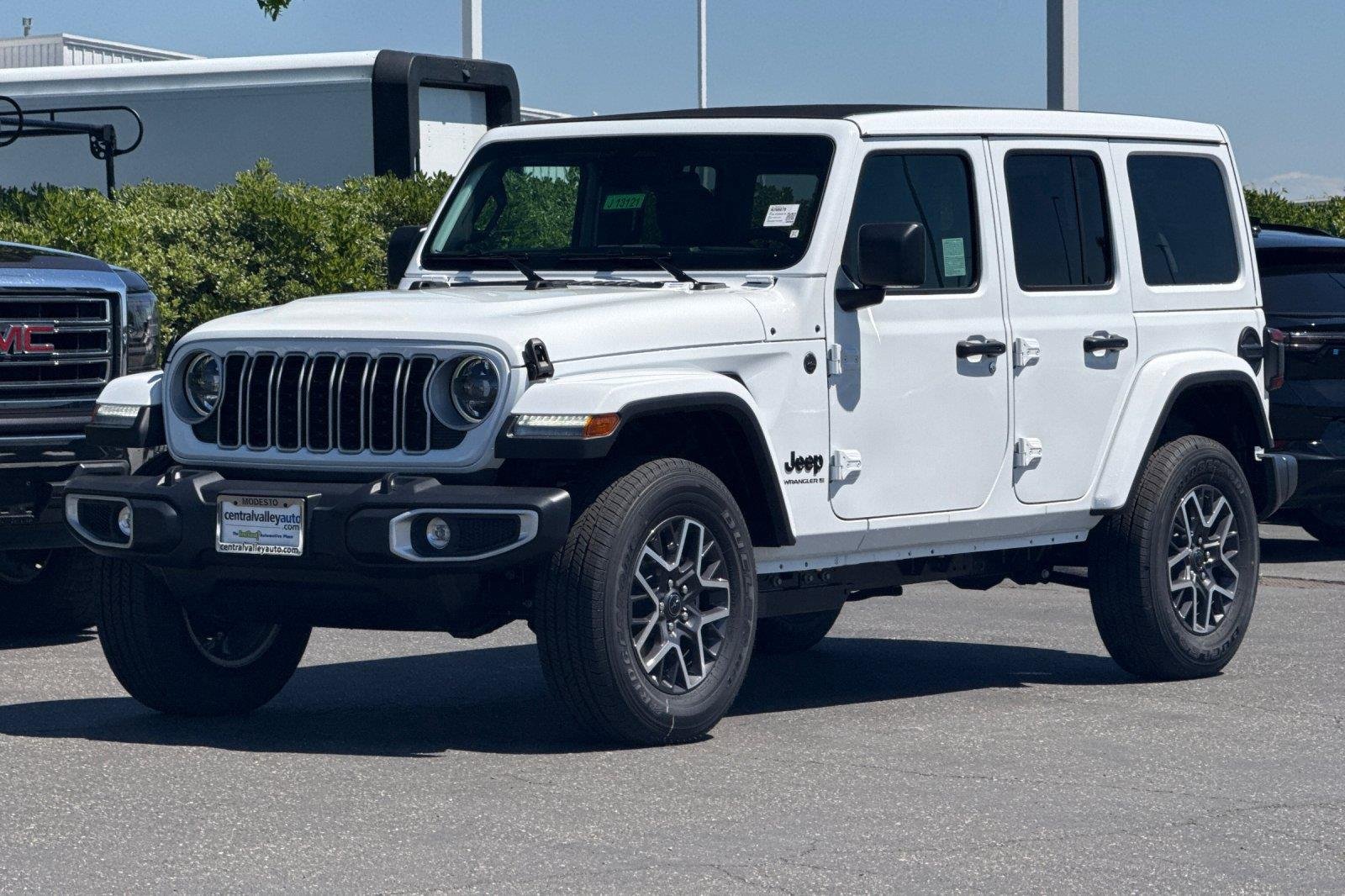 New 2026 Bright White Clearcoat Jeep Sahara image 8