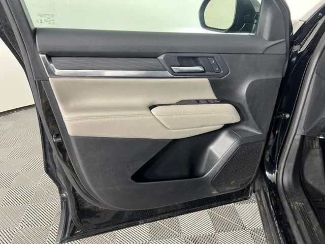 Used 2025 Black GMC Elevation image 17