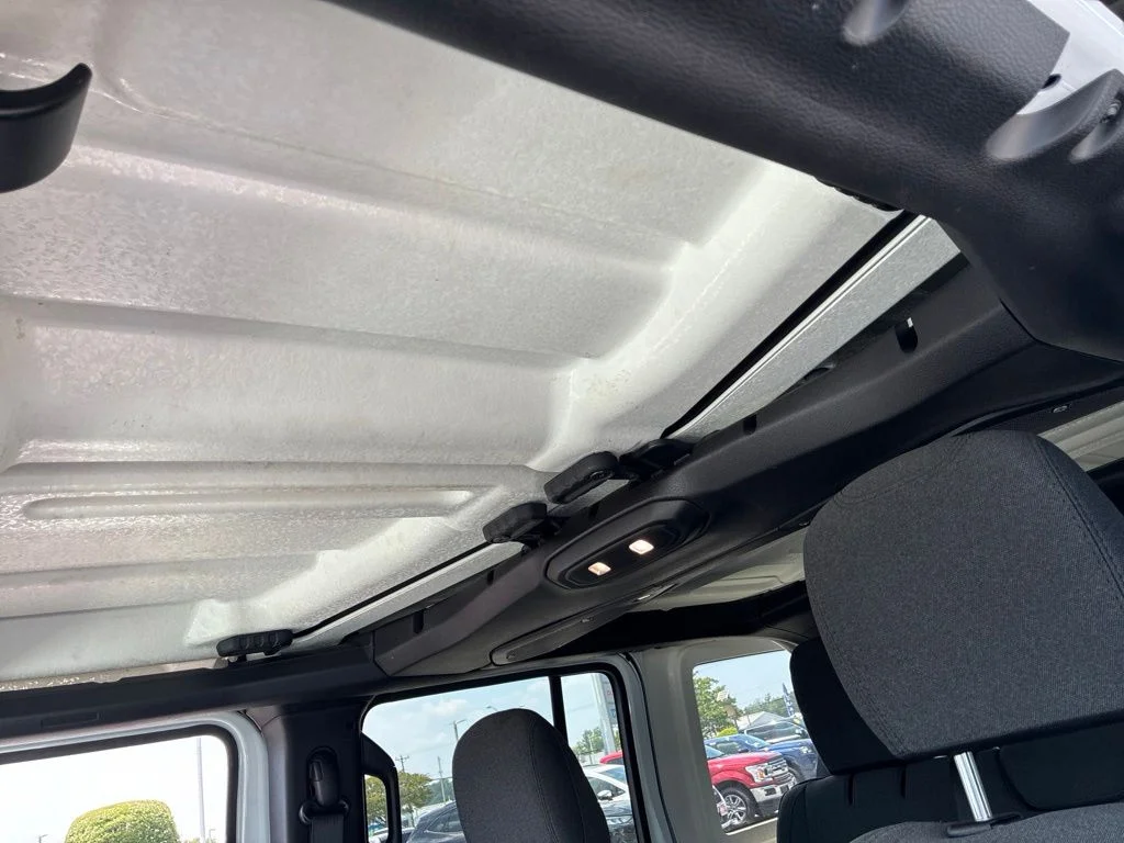 Used 2025 White Jeep Sahara image 16
