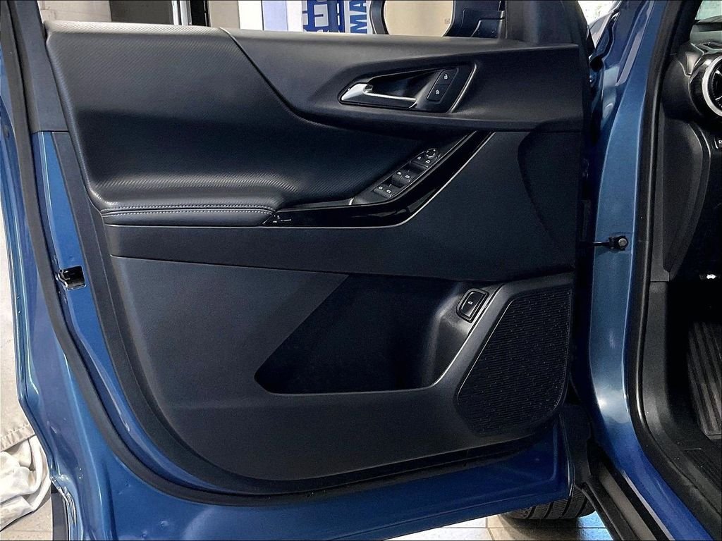 Used 2025 Blue Chevrolet LT image 9
