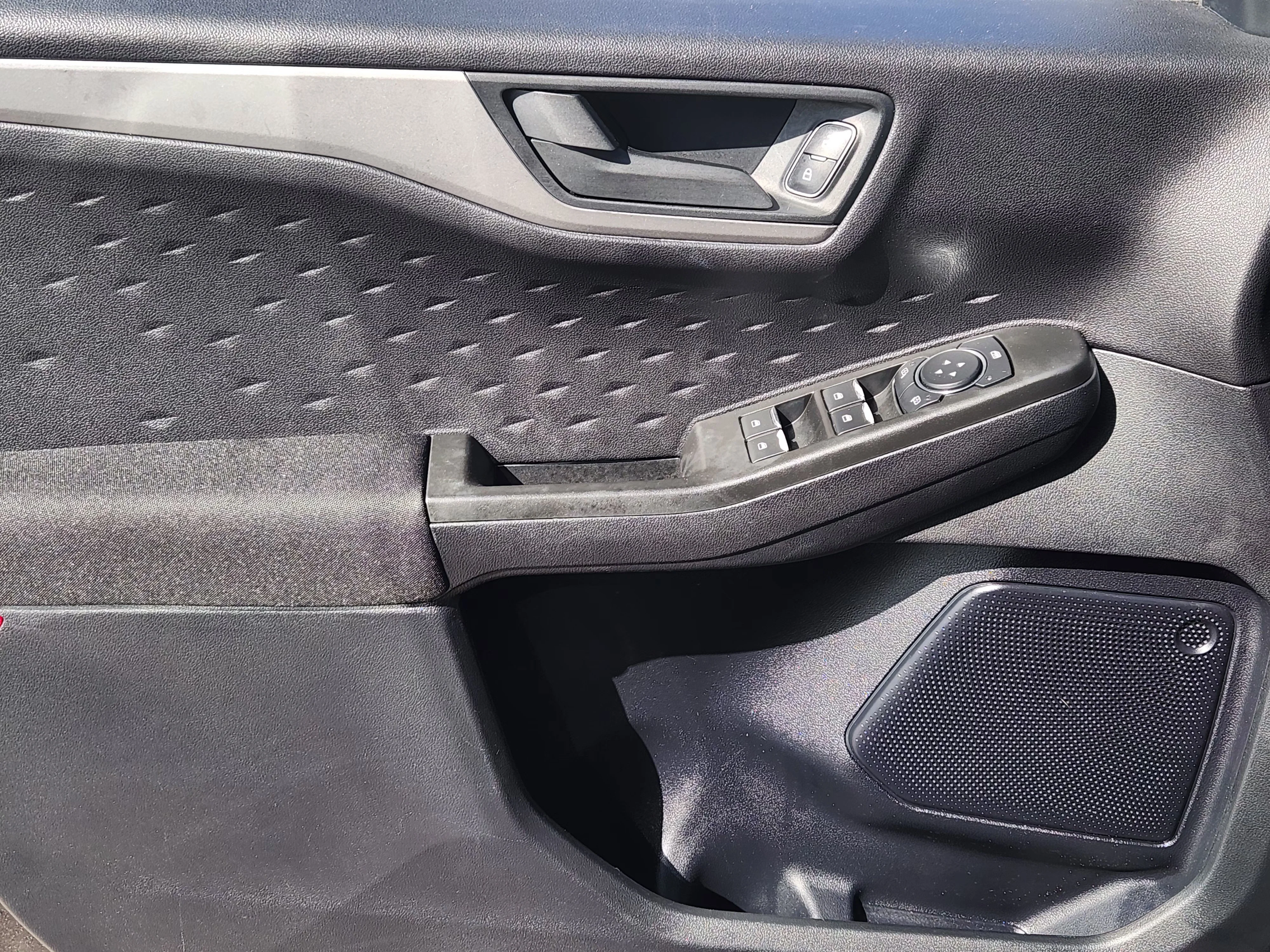 Used 2020  Ford S image 22