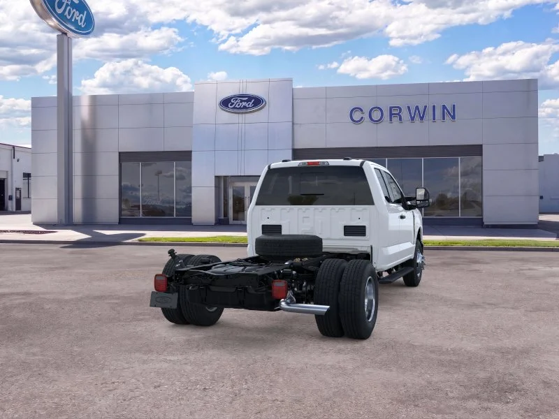 New 2026 Oxford White Ford F-350® XL image 9