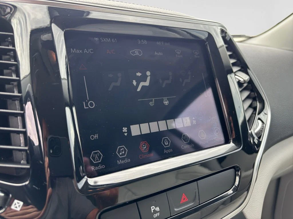 Used 2019 Gray Jeep Limited image 23