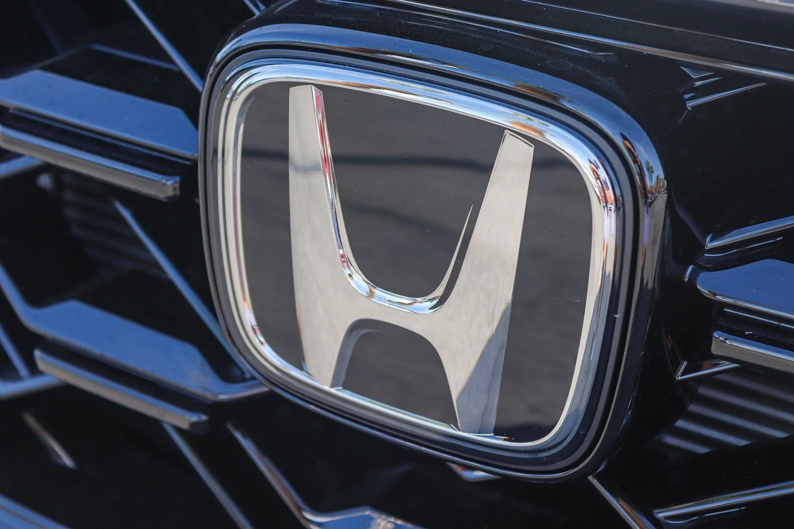 New 2027 Meteorite Gray Metallic Honda Sport-L image 9