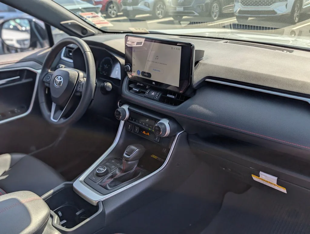 2024 Toyota RAV4 XSE - Photo 9