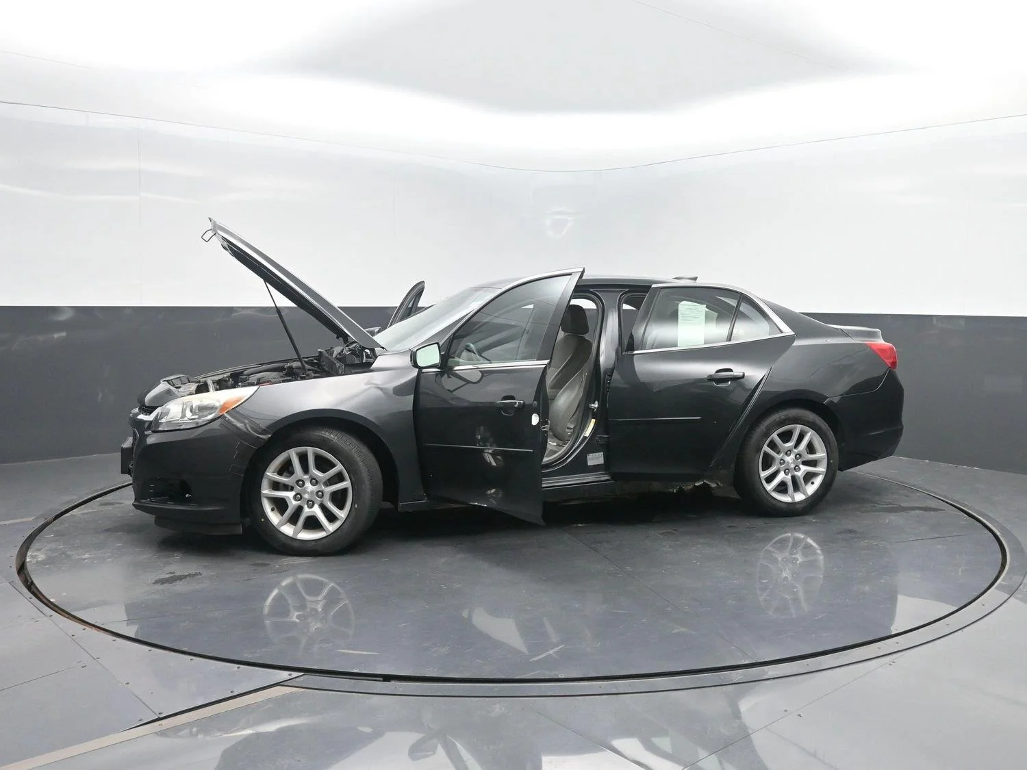 Used 2015 ASHEN GRAY METALLIC Chevrolet LT image 40