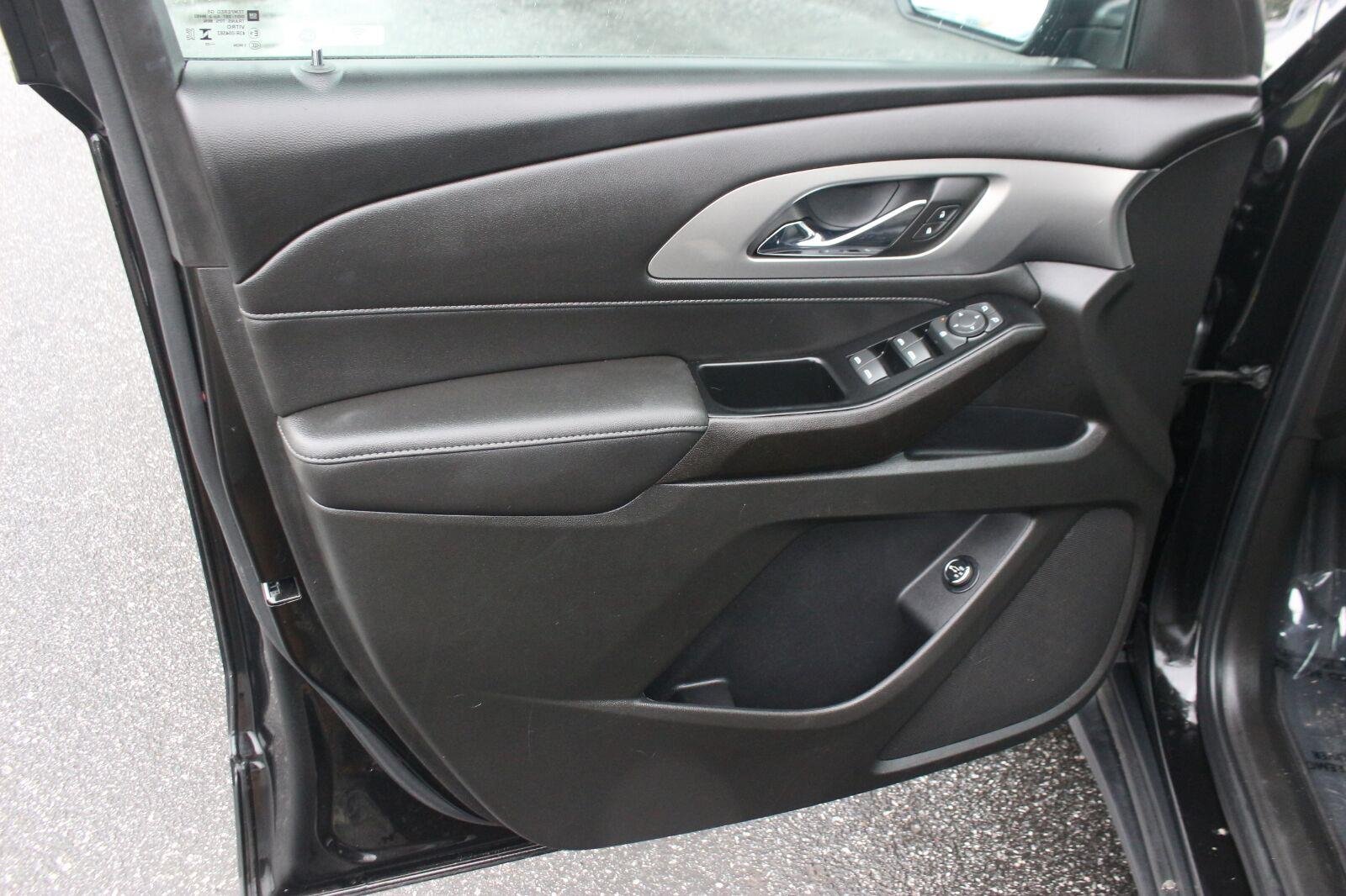 Used 2023 Mosaic Black Metallic Chevrolet LT Cloth image 13