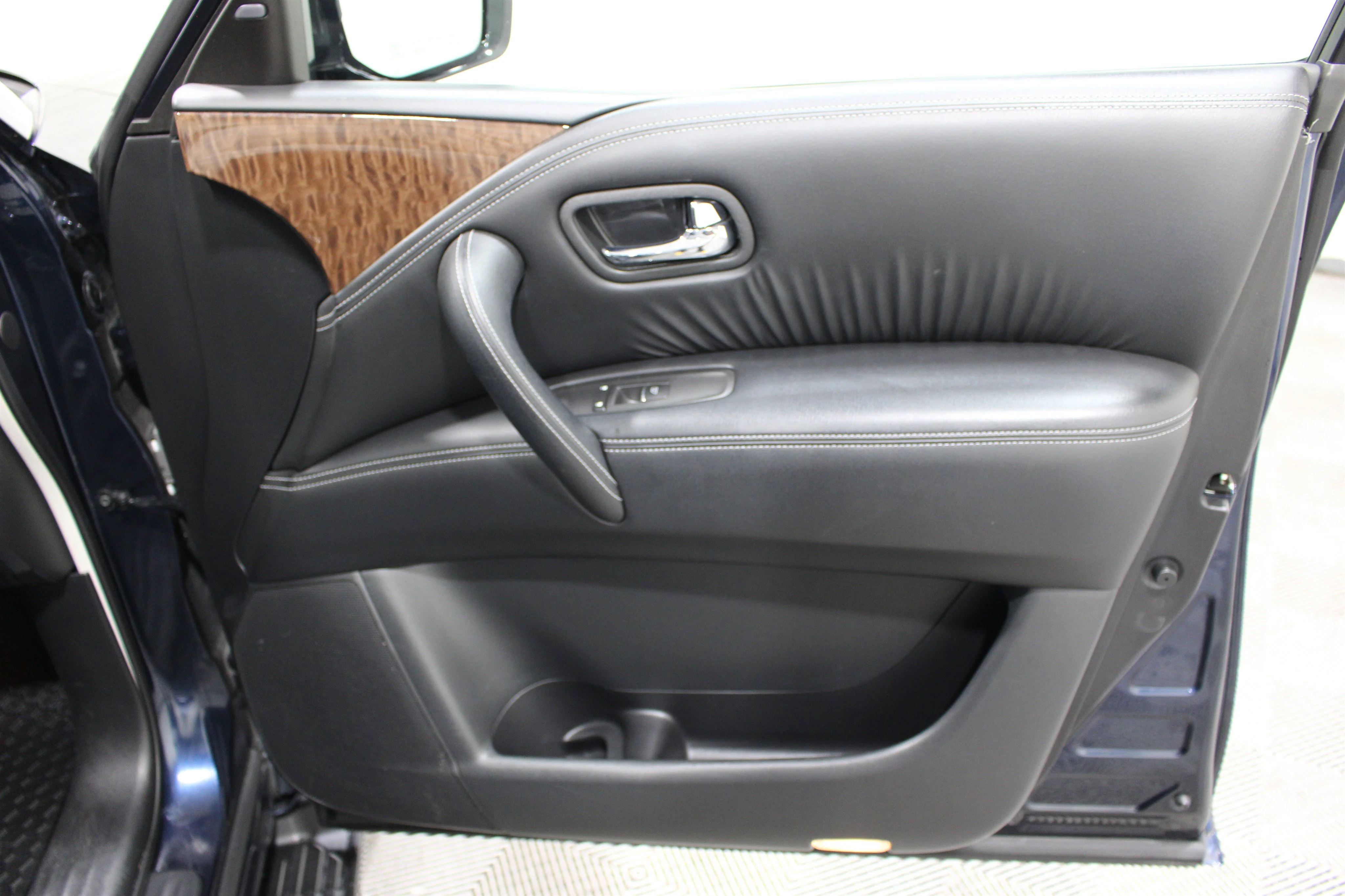 2020 Nissan Armada SL - Photo 28