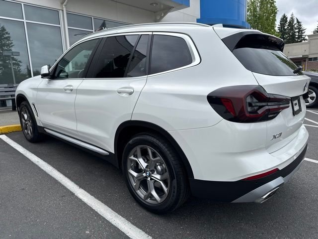 Used 2024 Alpine White BMW xDrive30i image 4