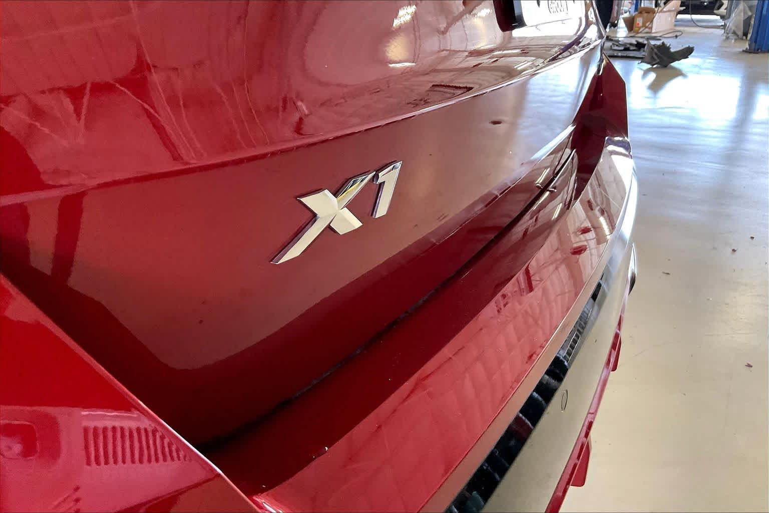 New 2026 Vegas Red Metallic BMW xDrive28i image 15