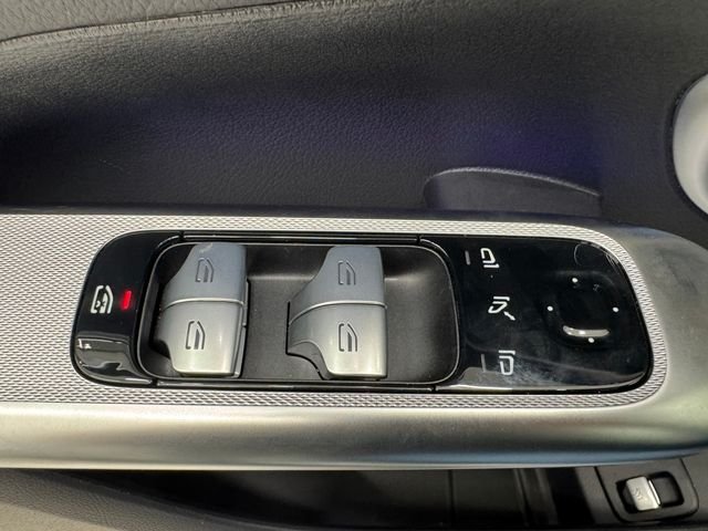 Certified Used 2026 MANUFAKTUR Alpine Gray Mercedes-Benz GLC 350e image 39