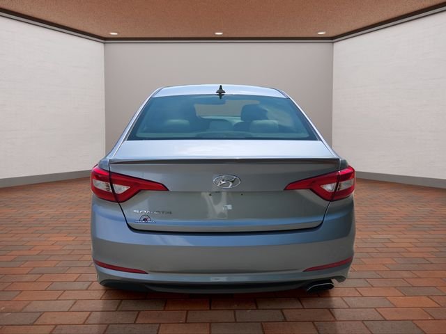 Used 2016 Gray Metallic Hyundai SE image 25