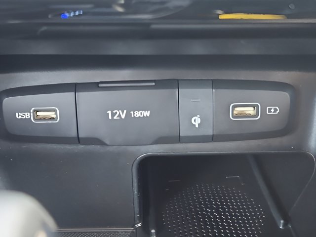 Used 2024 Black Hyundai SEL image 9
