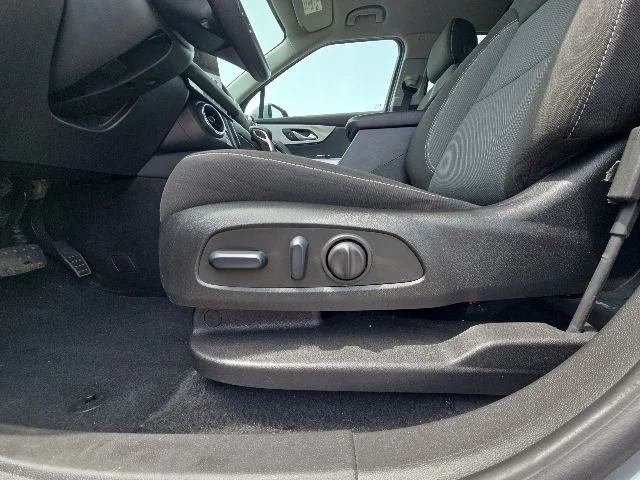 Used 2025 Gray Chevrolet LT image 21