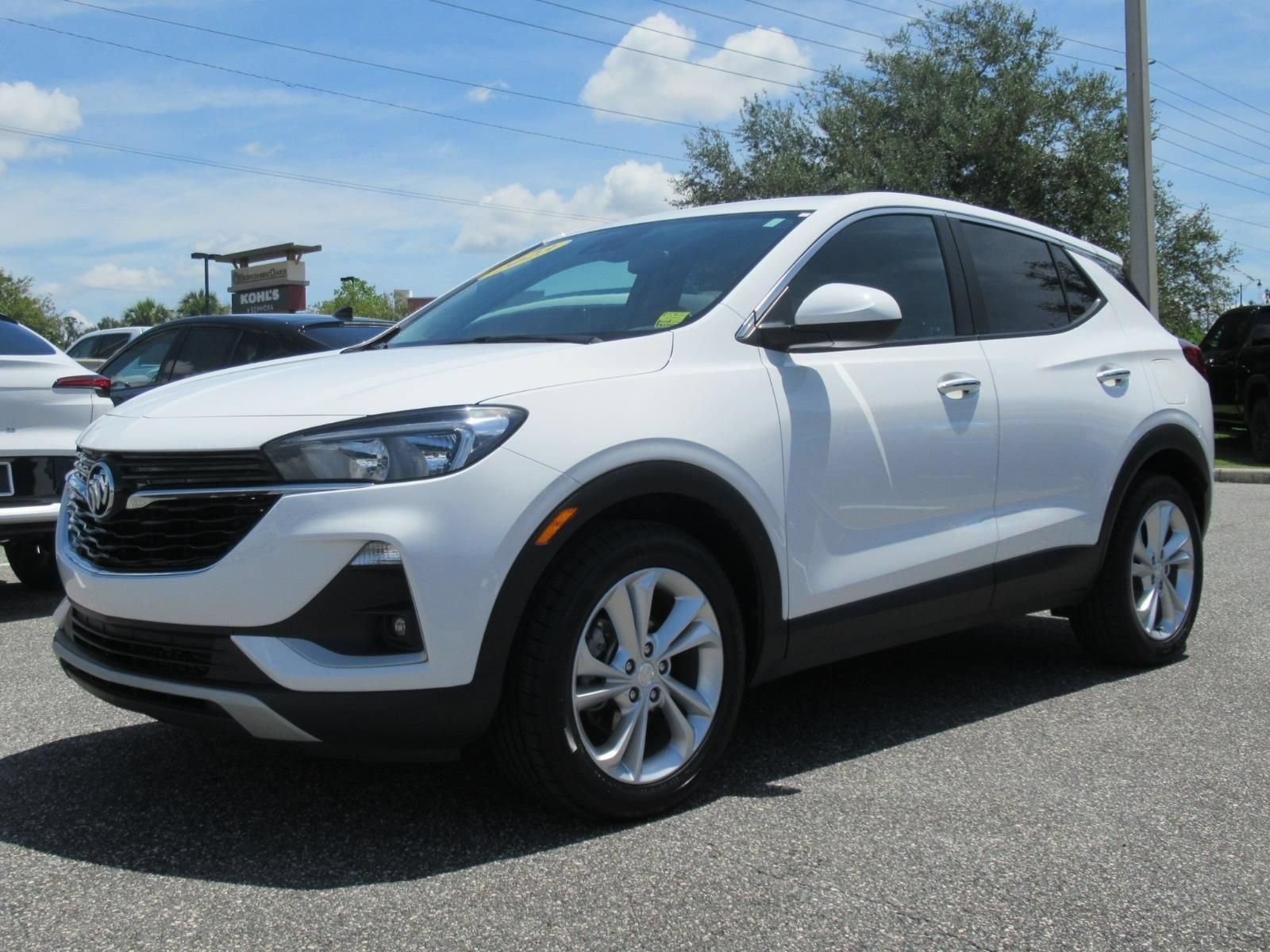 Used 2023 SUMMIT WHITE Buick Preferred image 3