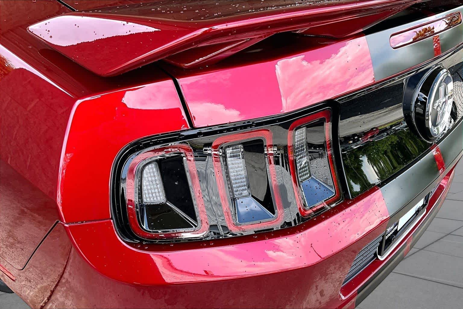 Used 2014 Ruby Red Metallic Tinted Clearcoat Ford V6 Premium image 23