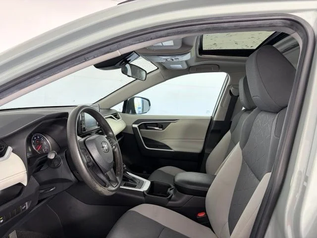 Used 2022  Toyota XLE image 10